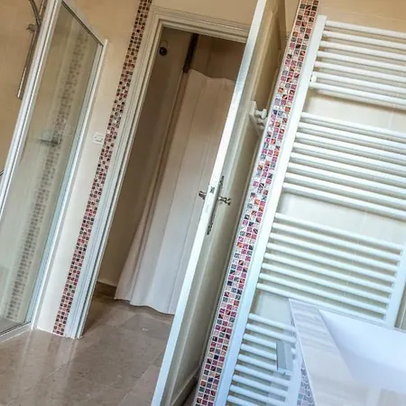 Villa B&B Via Domitia * Montbazin
